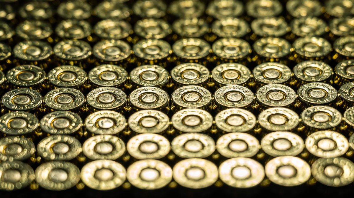 Vol audacieux : 20 000 cartouches de l'armée dérobées sur un parking