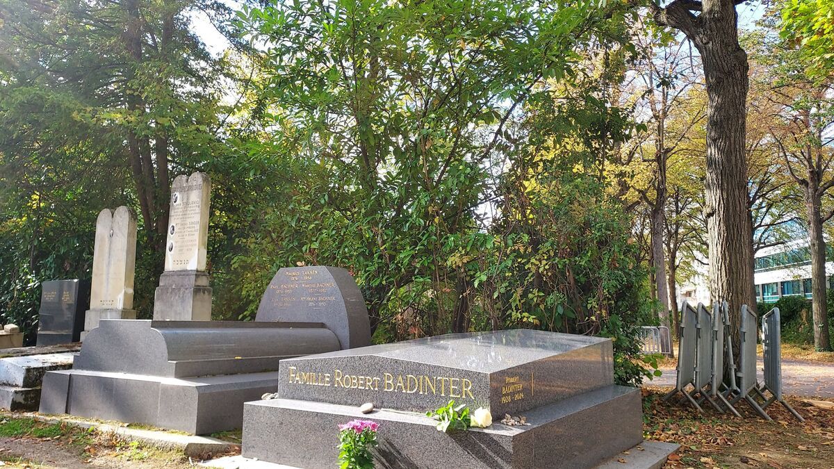 Profanation de la tombe de Badinter : un jeune homme condamné à un an de sursis