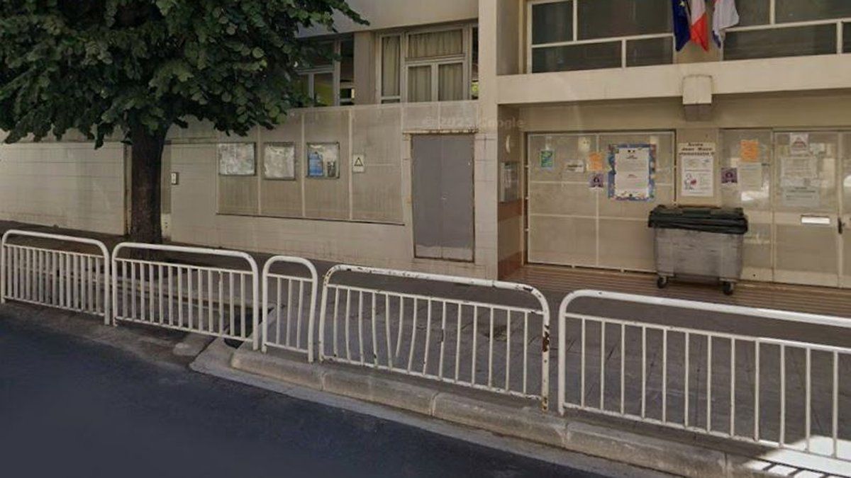Une mère d'élève attaque le personnel d'une école à Nice : un événement choquant