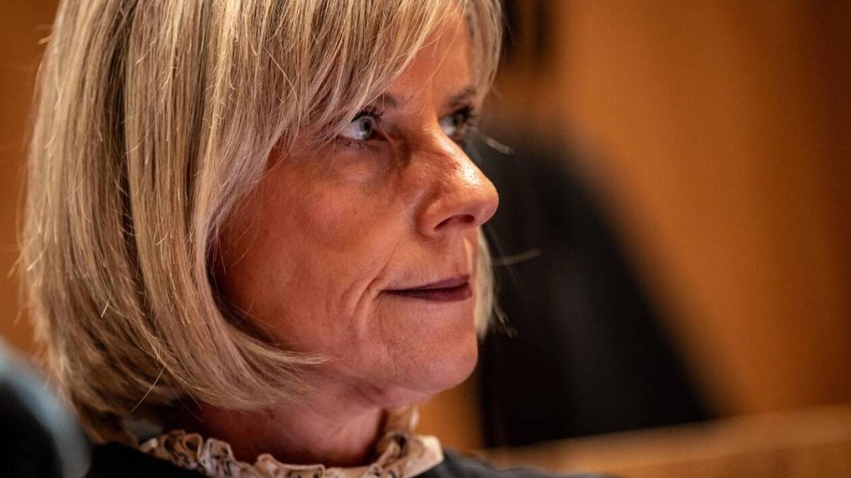 Un faux infirmier breton jugé : une affaire troublante de manipulation et de mépris