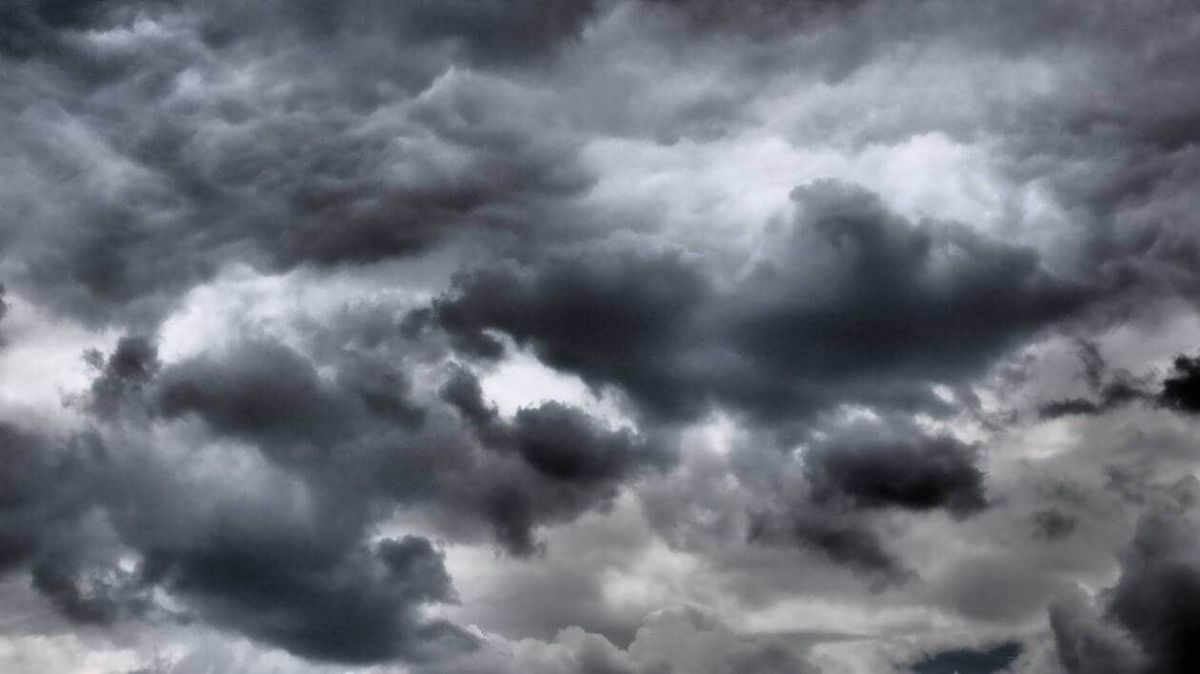 Avranches, une journée sous le signe des nuages et de la bruine