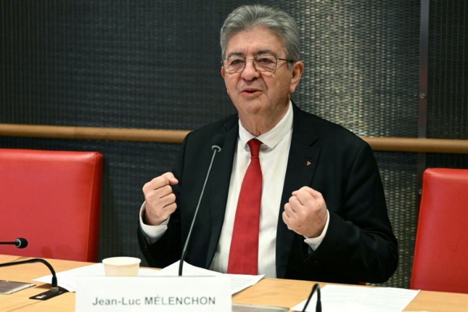 Mélenchon défend la laïcité face à une commission controversée sur l'islamisme