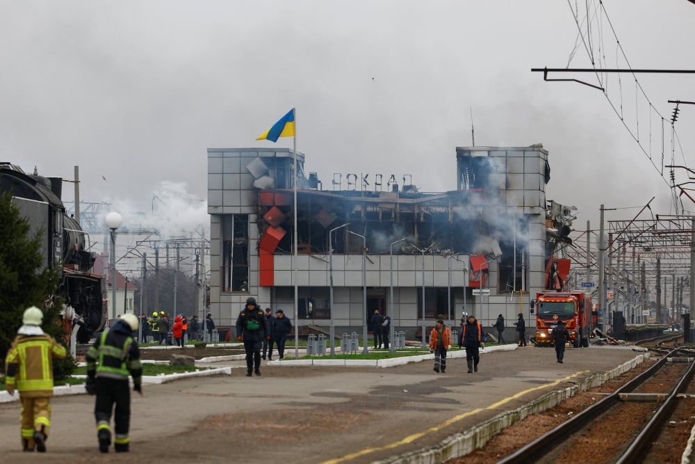 Des frappes nocturnes russes plongent l'Ukraine dans le chaos énergétique