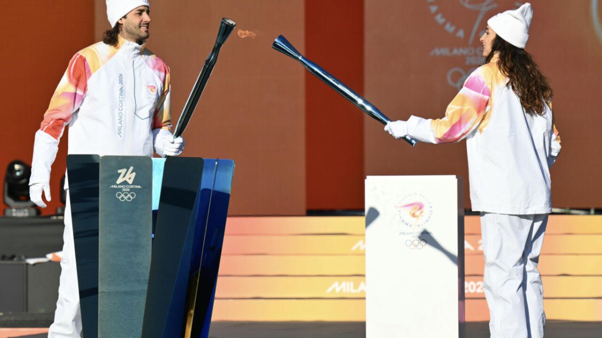 Le relais de la flamme des JO 2026 démarre en grande pompe à Rome