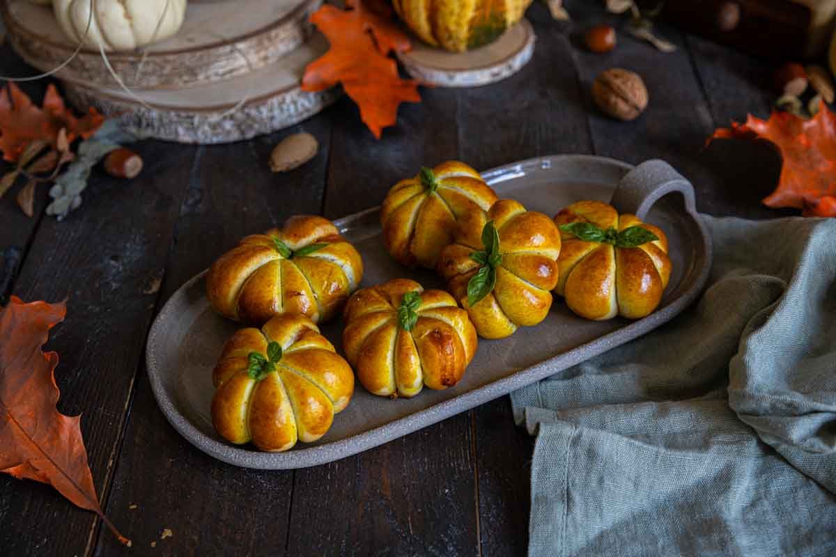 Mini pizzas en forme de citrouille pour Halloween