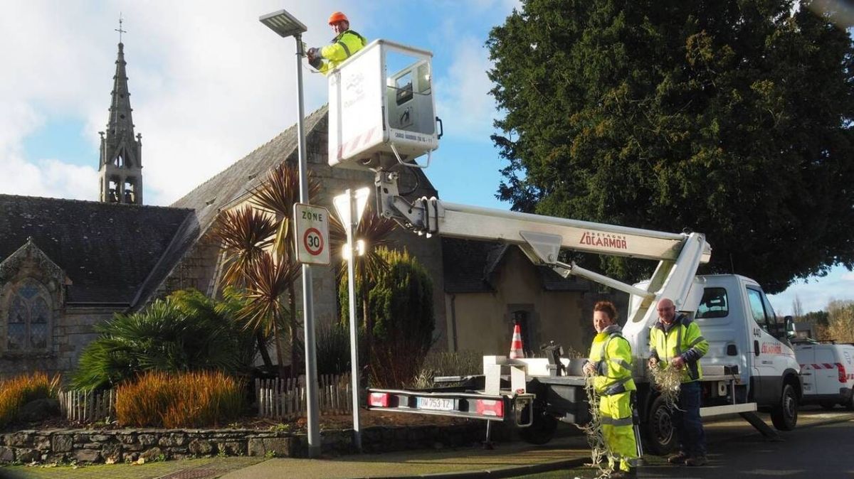 les illuminations de noël enchantent landrévarzec