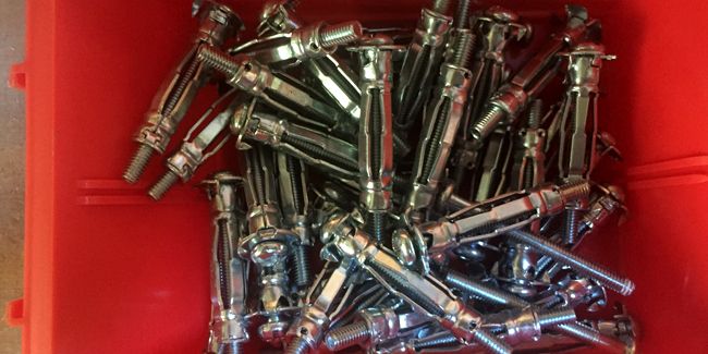 Comprendre les chevilles Molly : guide essentiel pour le bricolage