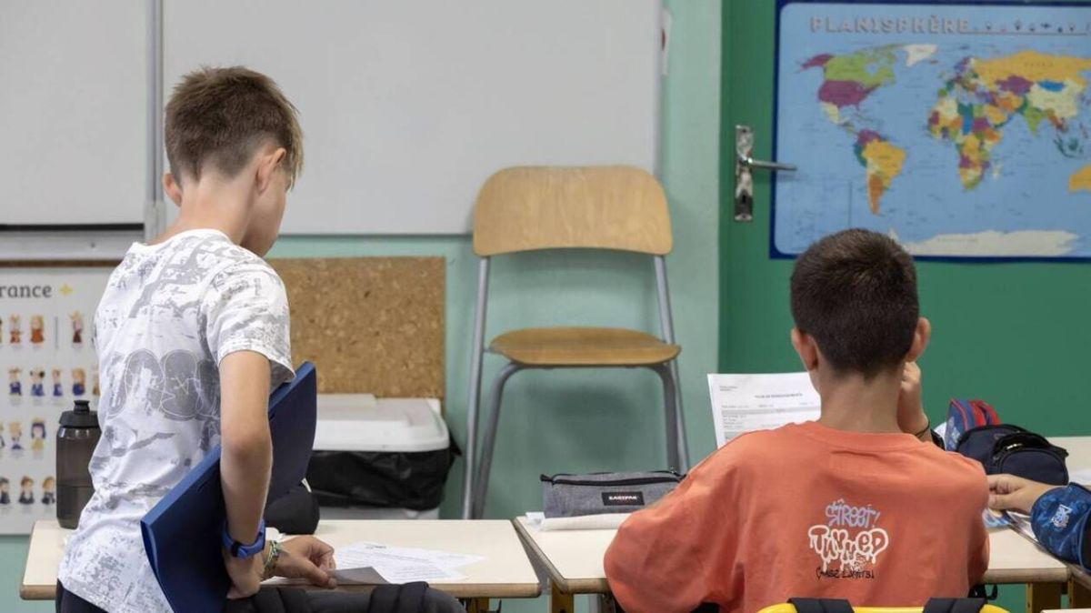 Un père britannique crée sa propre école dans son jardin pour éviter un système éducatif oppressant