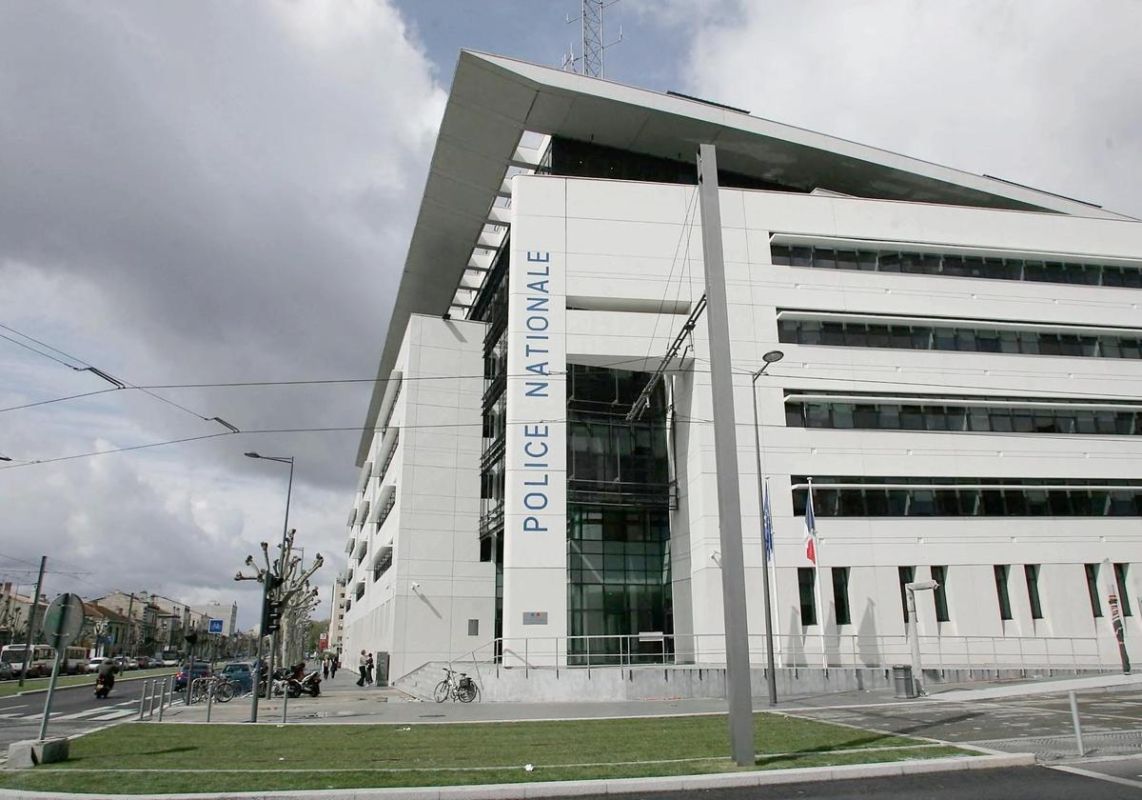 Une femme ivre s'en prend à des policiers à Bordeaux : chaos au commissariat