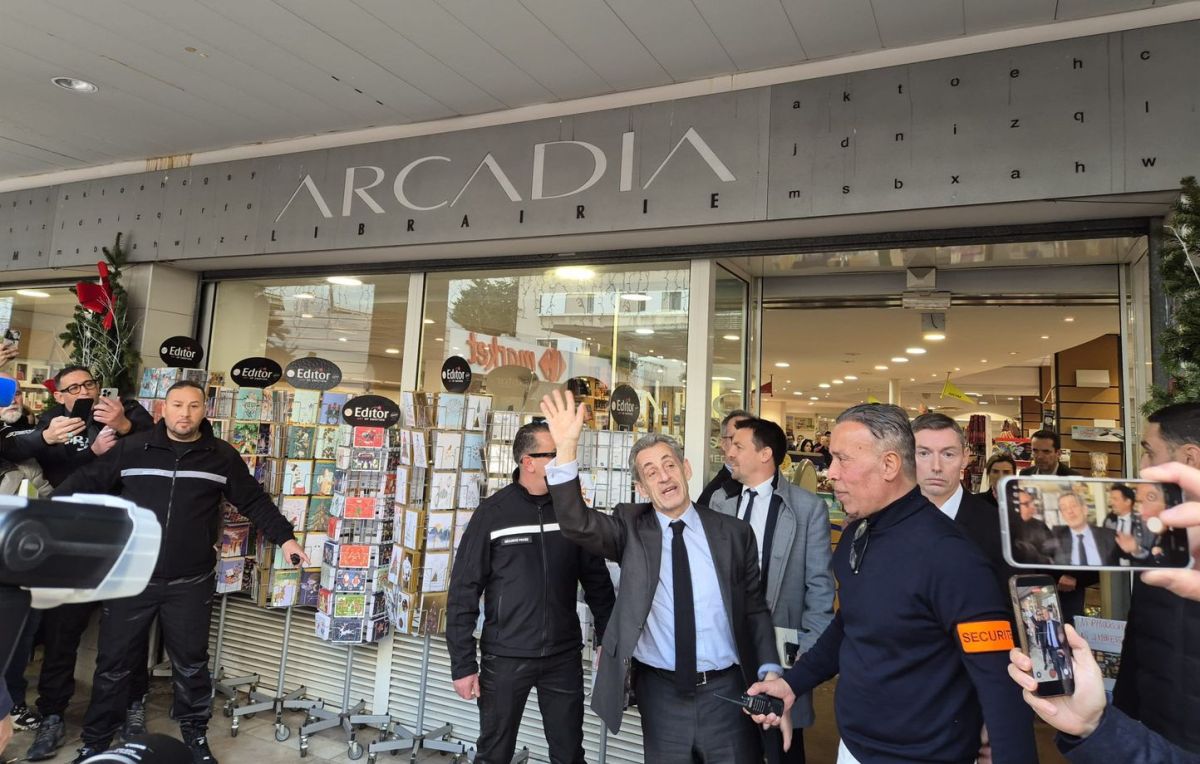 Sarkozy revient à Marseille : rencontre et dédicace sous un ciel partagé