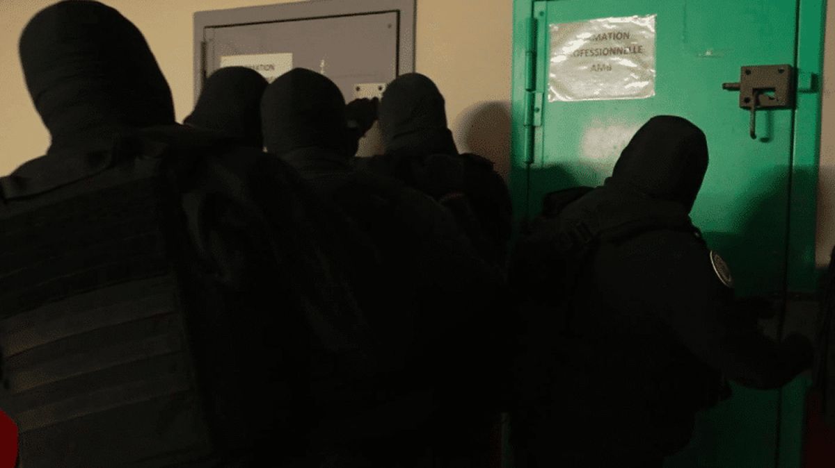 Fouilles XXL : la traque des téléphones au cœur des prisons françaises