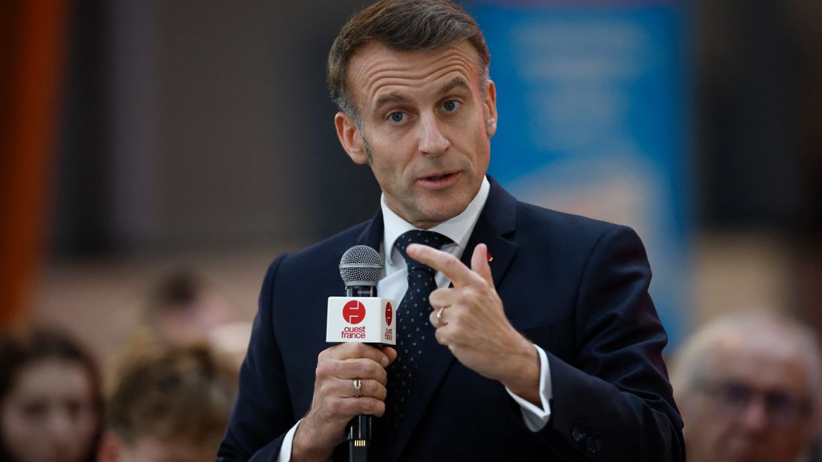Emmanuel Macron dénonce la polémique sur le label d'État pour les médias