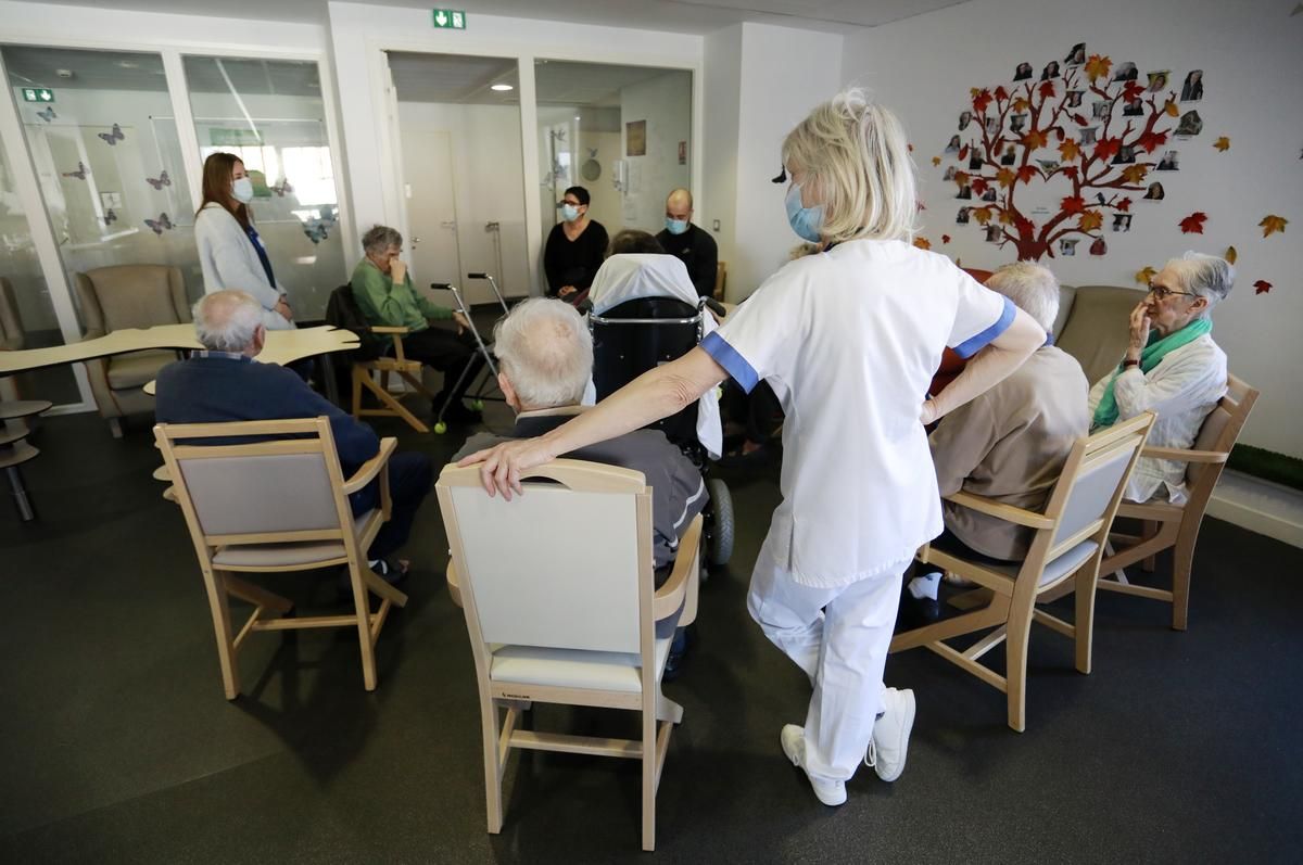 Déménagement à la hâte : un transfert controversé de résidents en maison de retraite