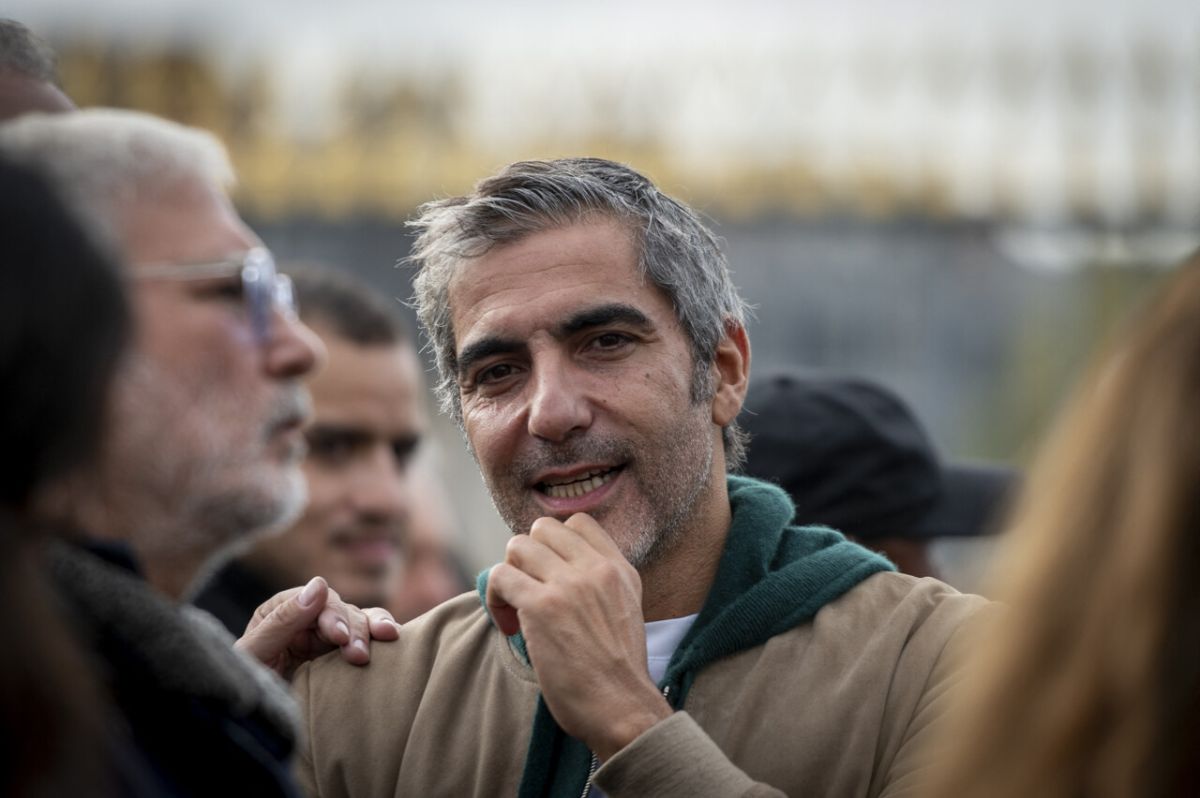 Ary Abittan : le baiser forcé qui relance le débat sur l'agression sexuelle à la télé