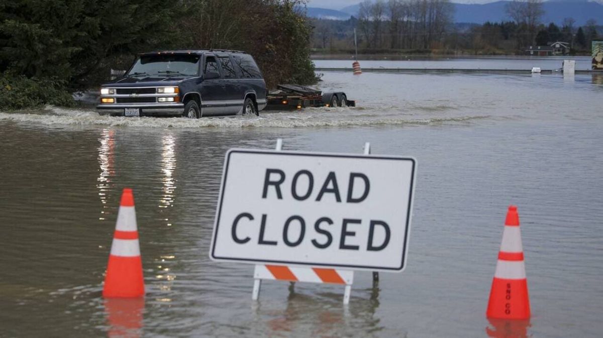 Inondations catastrophiques : des milliers d'évacuations aux États-Unis et au Canada