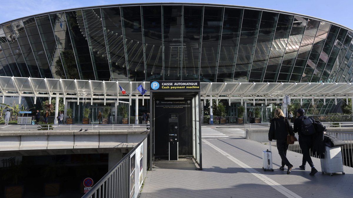 Scandale à l'aéroport de Nice : deux policiers au cœur d'une affaire de corruption