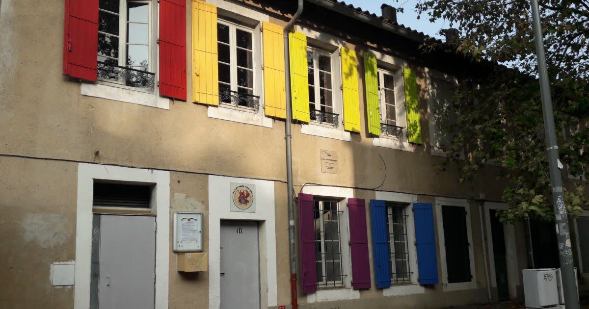 Vandalisme au pôle LGBT d'Avignon : un appel à la solidarité face à la haine