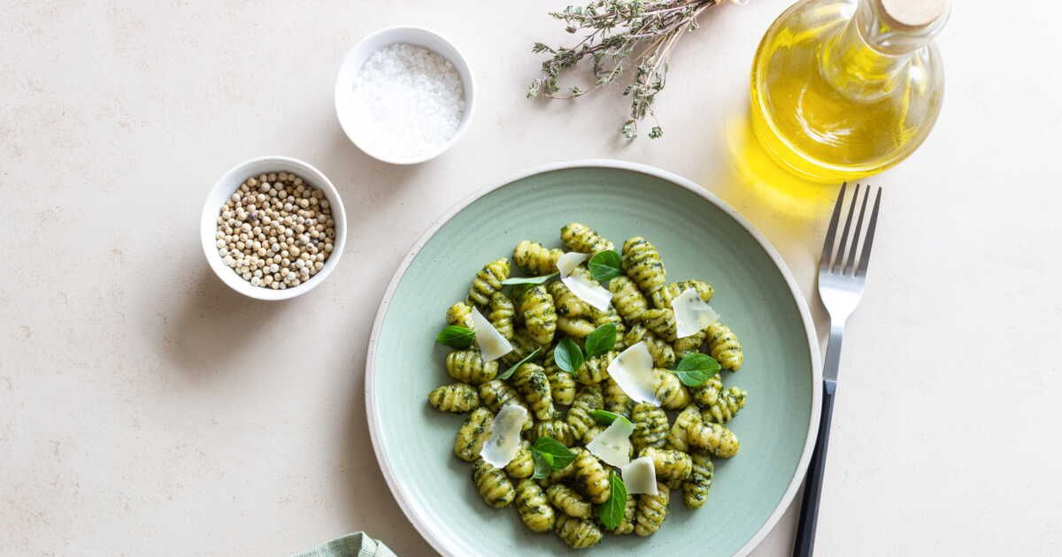 Savourez des gnocchis croustillants au pesto : la recette incontournable