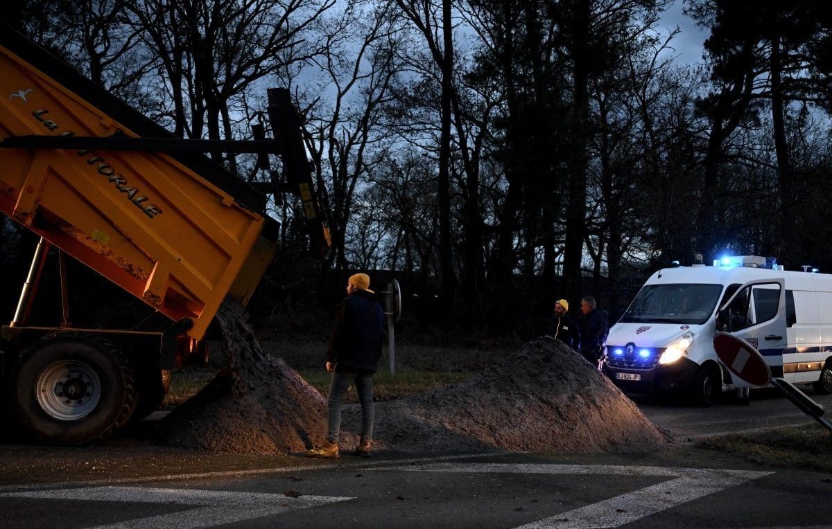 Accident tragique sur l'A63 : deux blessés lors d'un blocage des agriculteurs