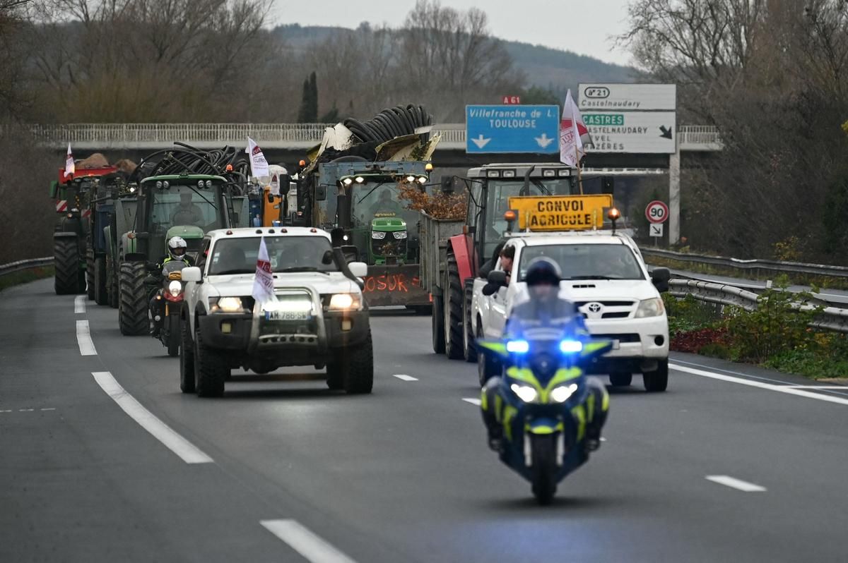 Les agriculteurs en colère : manifestations et blocages à travers la France