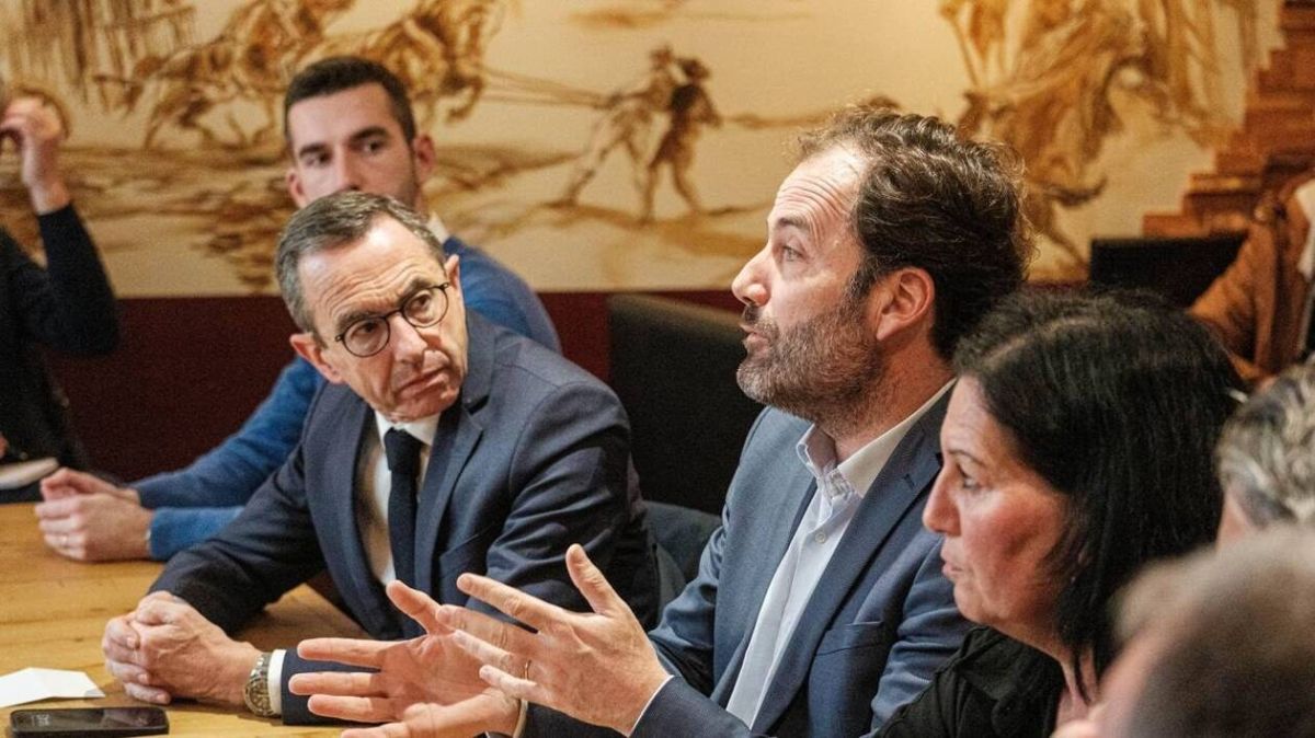 Bruno Retailleau critique Johanna Rolland au cœur des municipales à Nantes