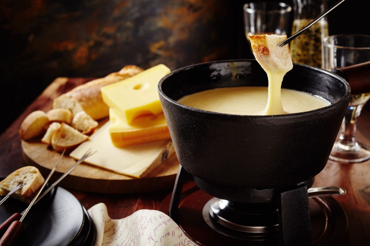 Préparez une fondue maison : la recette incontournable de François-Régis Gaudry
