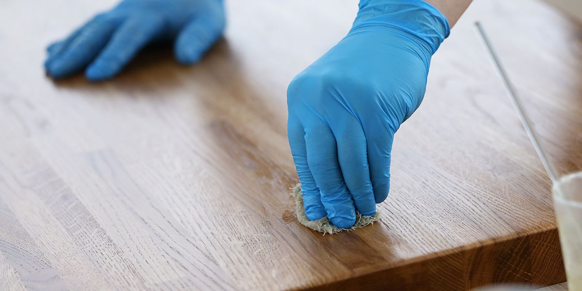 Utiliser la cire dure : 3 applications pratiques pour votre domicile