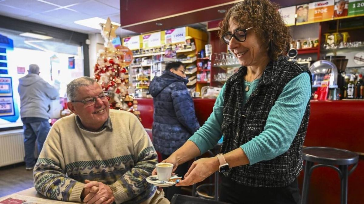 La maire de Lamnay : de la mairie au bar-tabac, un rôle essentiel pour le village
