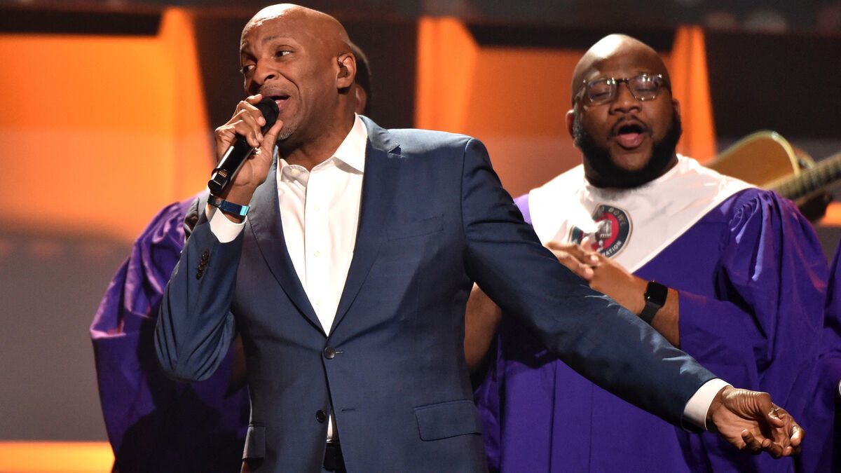 Accusations choquantes : le pasteur Donnie McClurkin face à des allégations d'abus sexuels