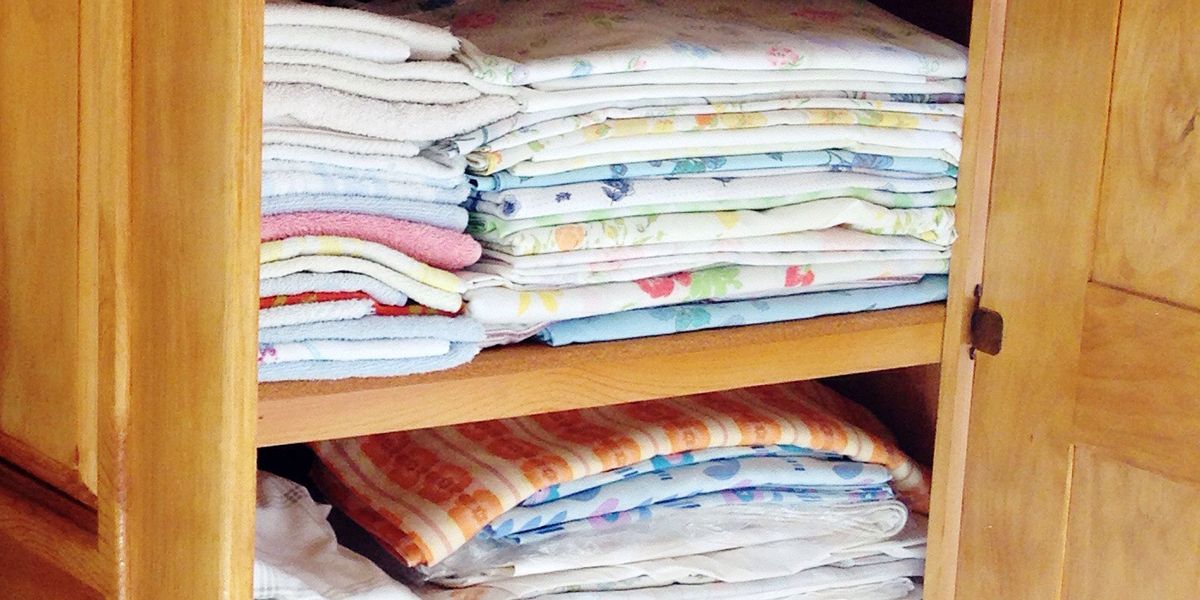 Éradiquer les mites vestimentaires : 12 astuces à connaître