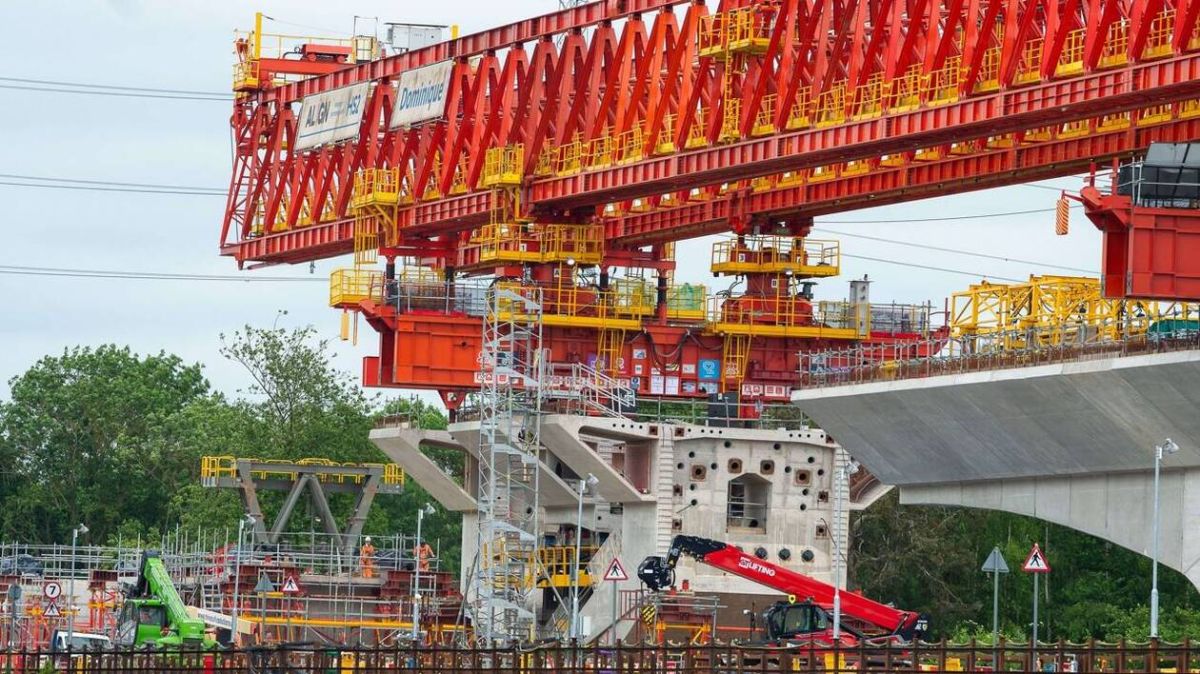 Les riverains de Birmingham face à « Godzilla » : le pont qui perturbe leur quotidien