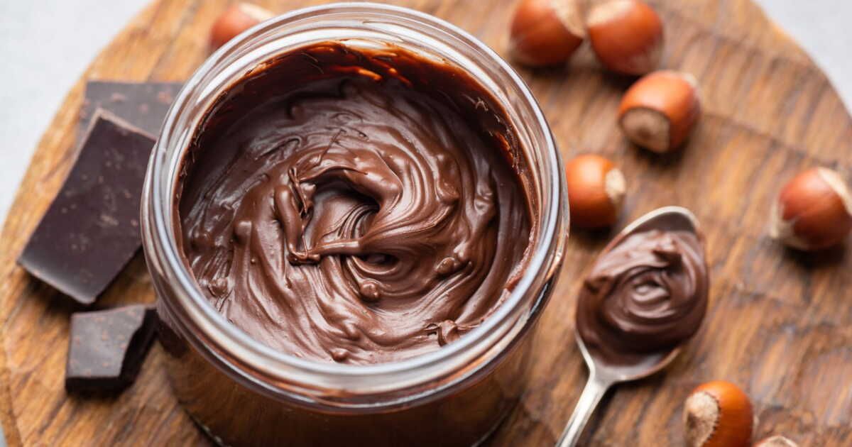 Découvrez la recette irrésistible de pâte à tartiner aux noisettes en trois étapes simples