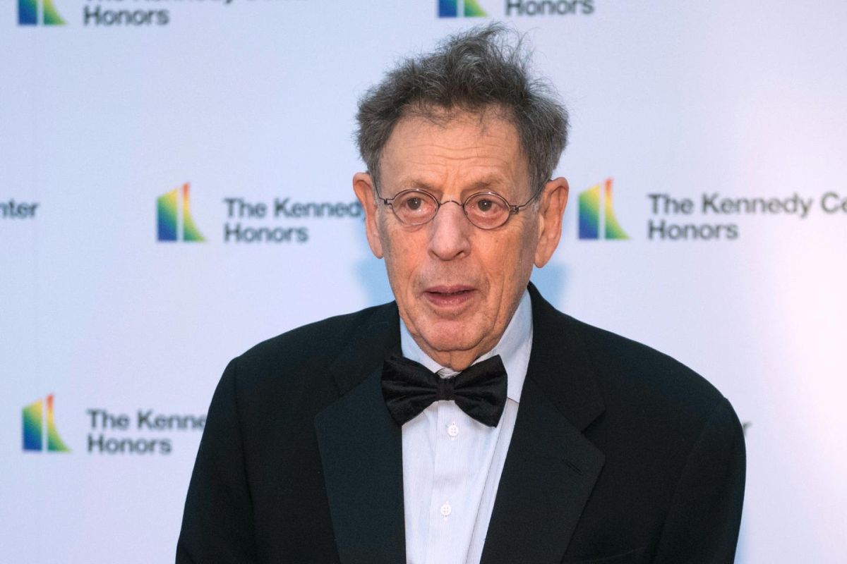 Philip Glass annule sa symphonie au Kennedy Center : un acte de résistance artistique