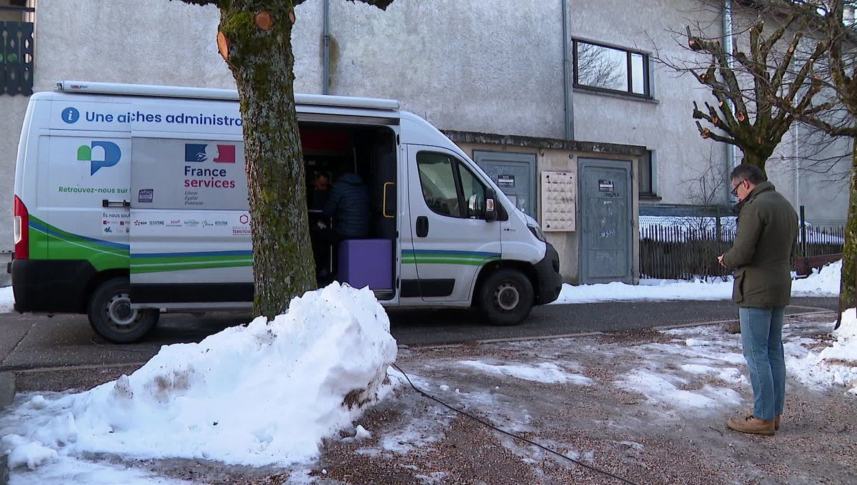 Ce bus itinérant qui redonne vie aux services publics dans les Alpes