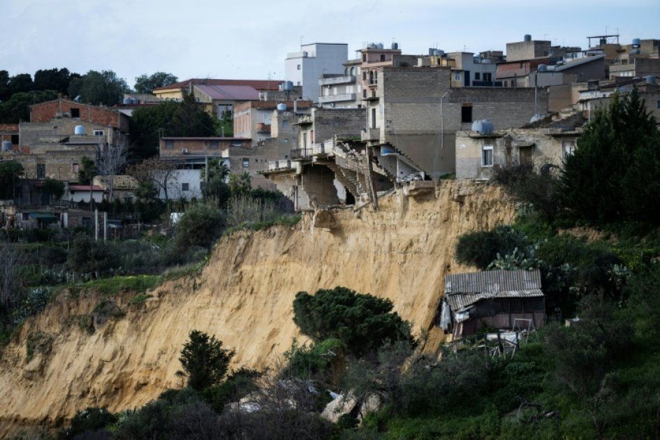 Guerre contre la nature : le cauchemar d'une ville sicilienne face aux glissements de terrain