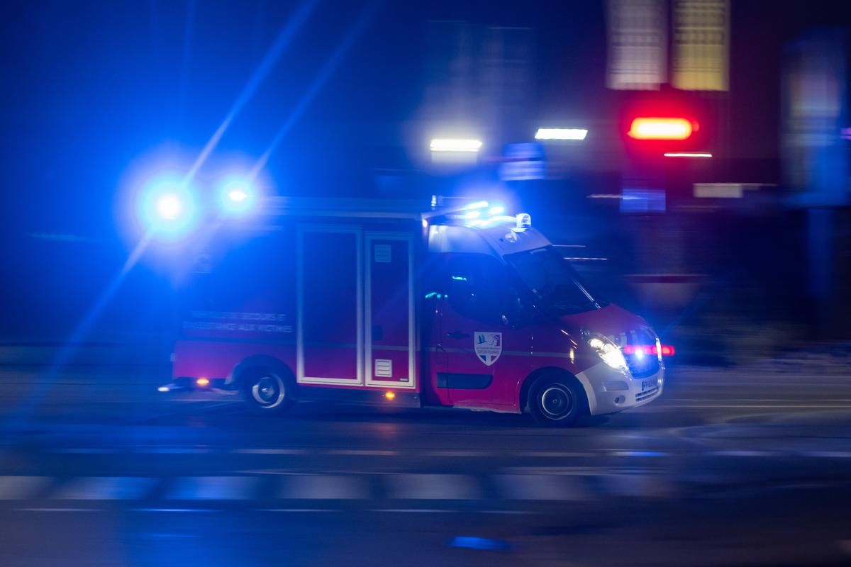 Un drame sur la route : un piéton trouvé mort près de Bordeaux