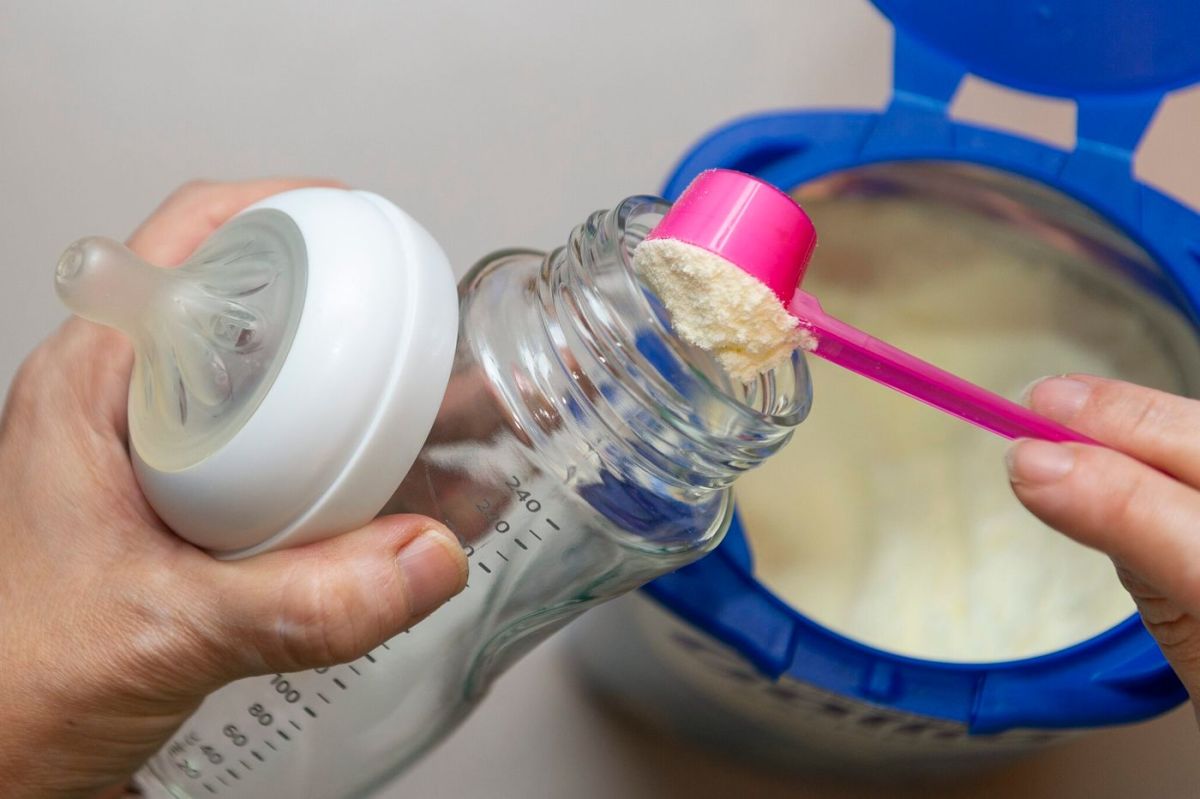 Rappel crucial : un lot de lait infantile Guigoz de Nestlé invoque la sécurité des nourrissons