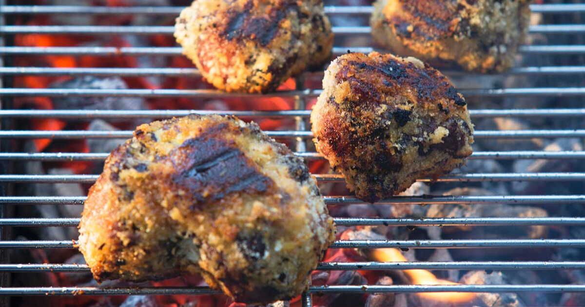 Des croquettes de poulet irrésistibles aux olives et couscous