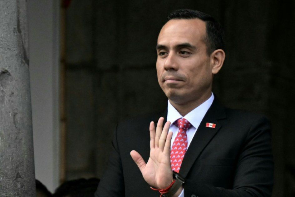 Pérou : un président par intérim dans la tourmente avant un vote crucial