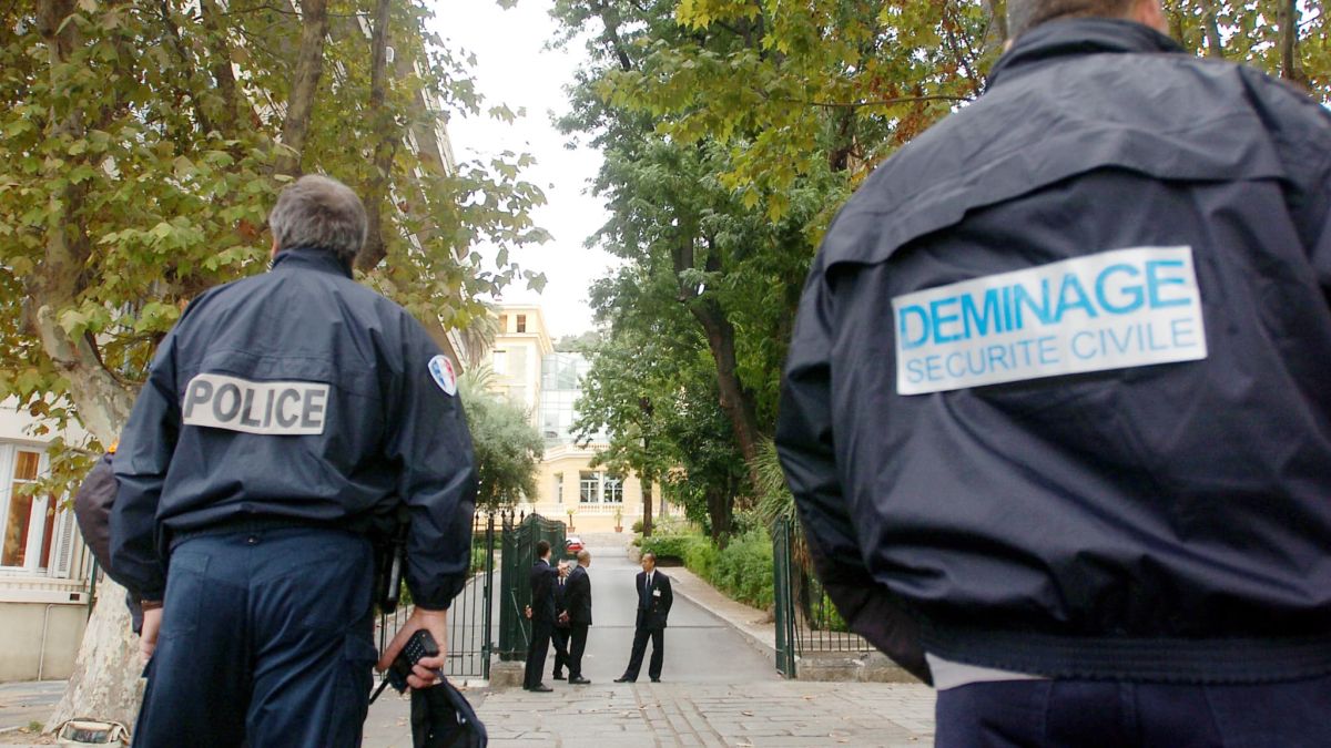 Découverte troublante : une bombe artisanale dans le jardin d'un ingénieur nucléaire