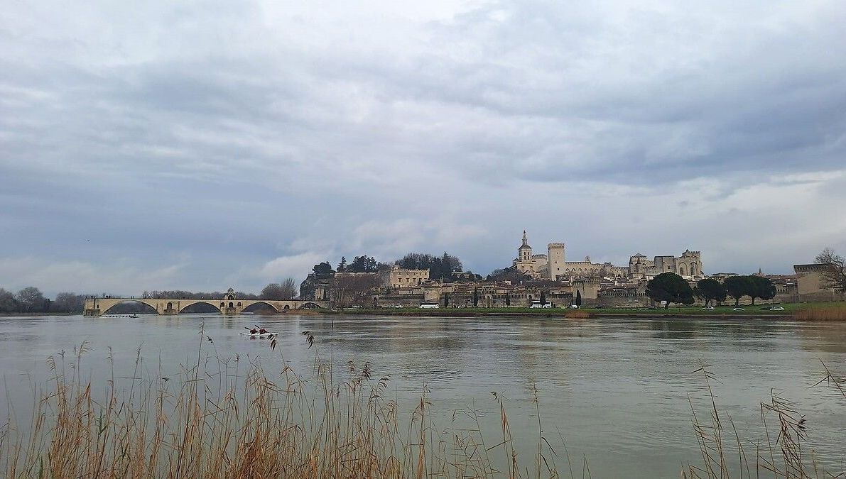 Crues en Vaucluse : Avignon ferme ses parkings ce week-end