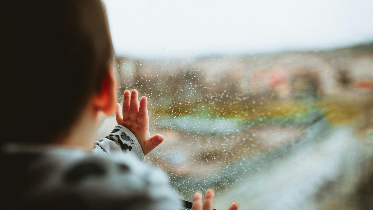 Un geste héroïque : deux infirmières sauvent un enfant d'une chute de 33 mètres