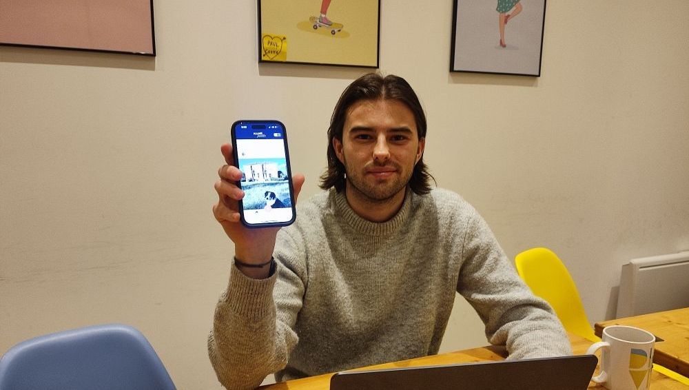 Un hommage numérique pour les grands-parents : Mamie Jacotte prend soin des aînés