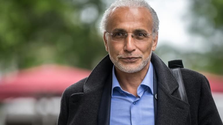 L’absence de Tariq Ramadan au procès pour viols soulève des questions sur la justice en France