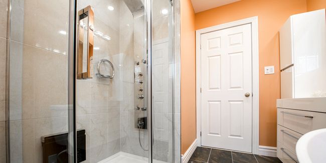 10 raisons de remplacer une baignoire par une douche