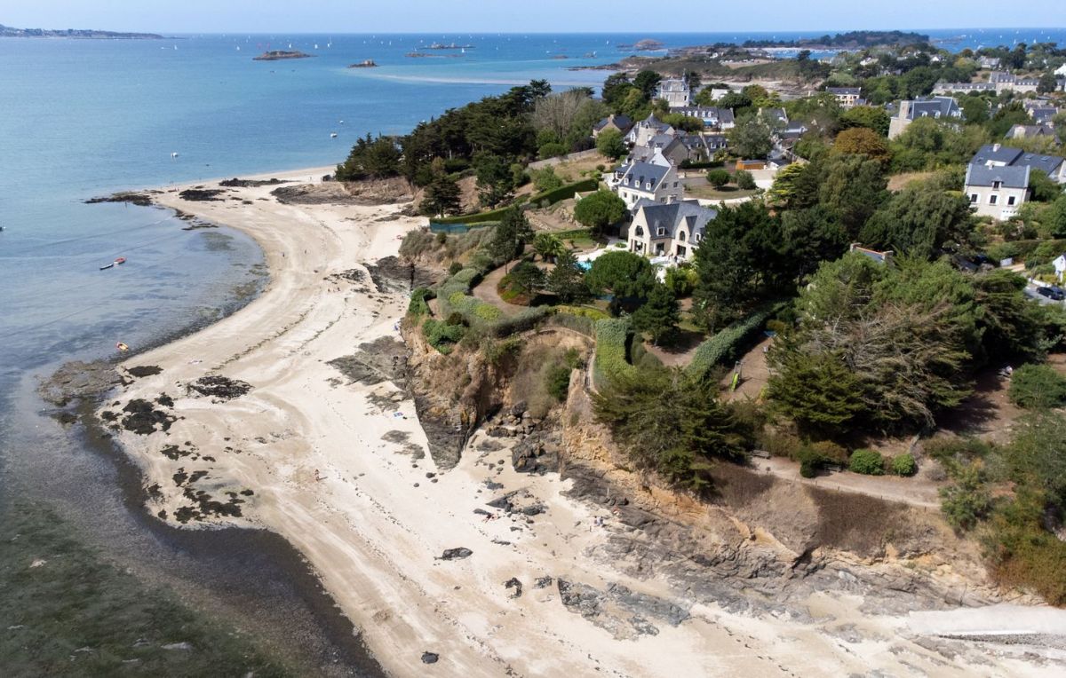 Droit de vote pour les propriétaires de maisons secondaires : un débat alcoolisé