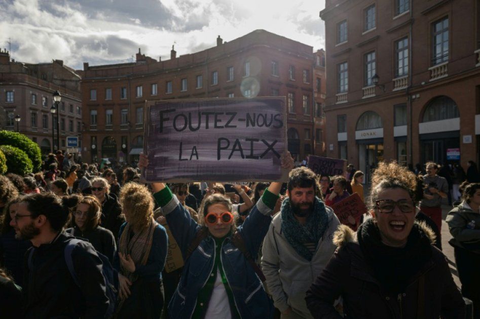 Des milliers de femmes se mobilisent en France pour leurs droits