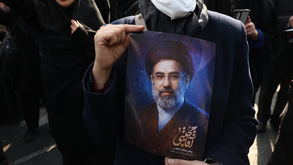 Un nouvel héritier pour l'Iran : les défis de Mojtaba Khamenei face à l'Occident