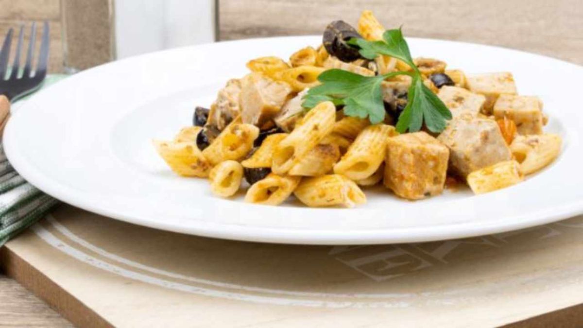 Pâtes au thon et olives : un plat savoureux prêt en un rien de temps