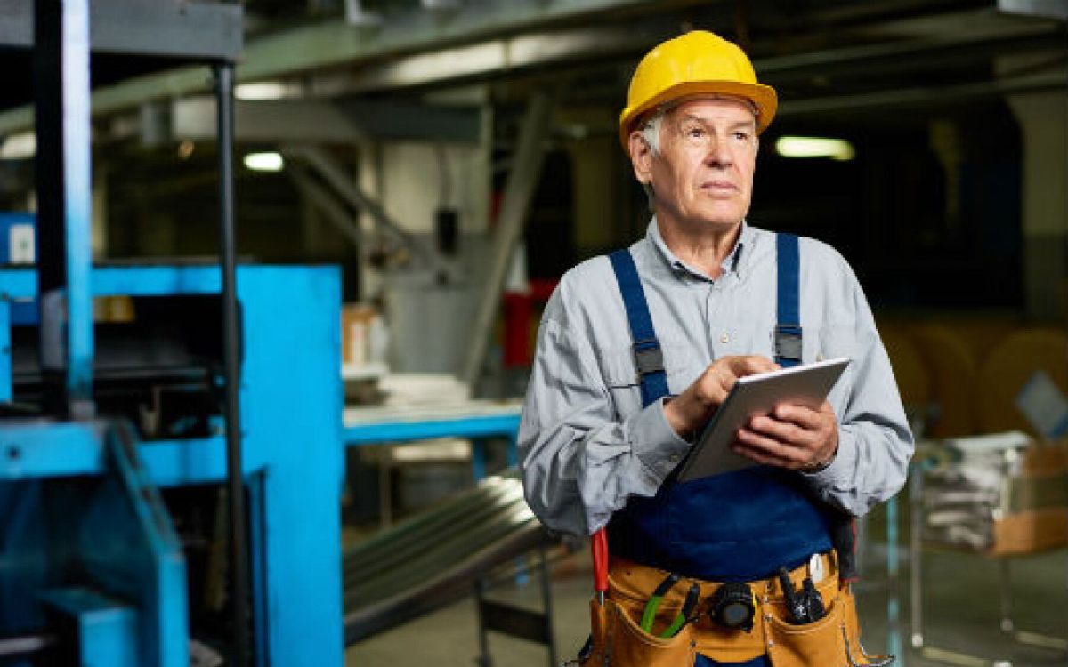 Macron et la réforme des retraites : une attente stratégique